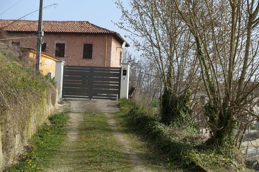 Cortile interno - Rustic via Cortiglione, Vinchio - photo 3