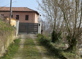 Cortile interno - Rustic via Cortiglione, Vinchio - photo 3