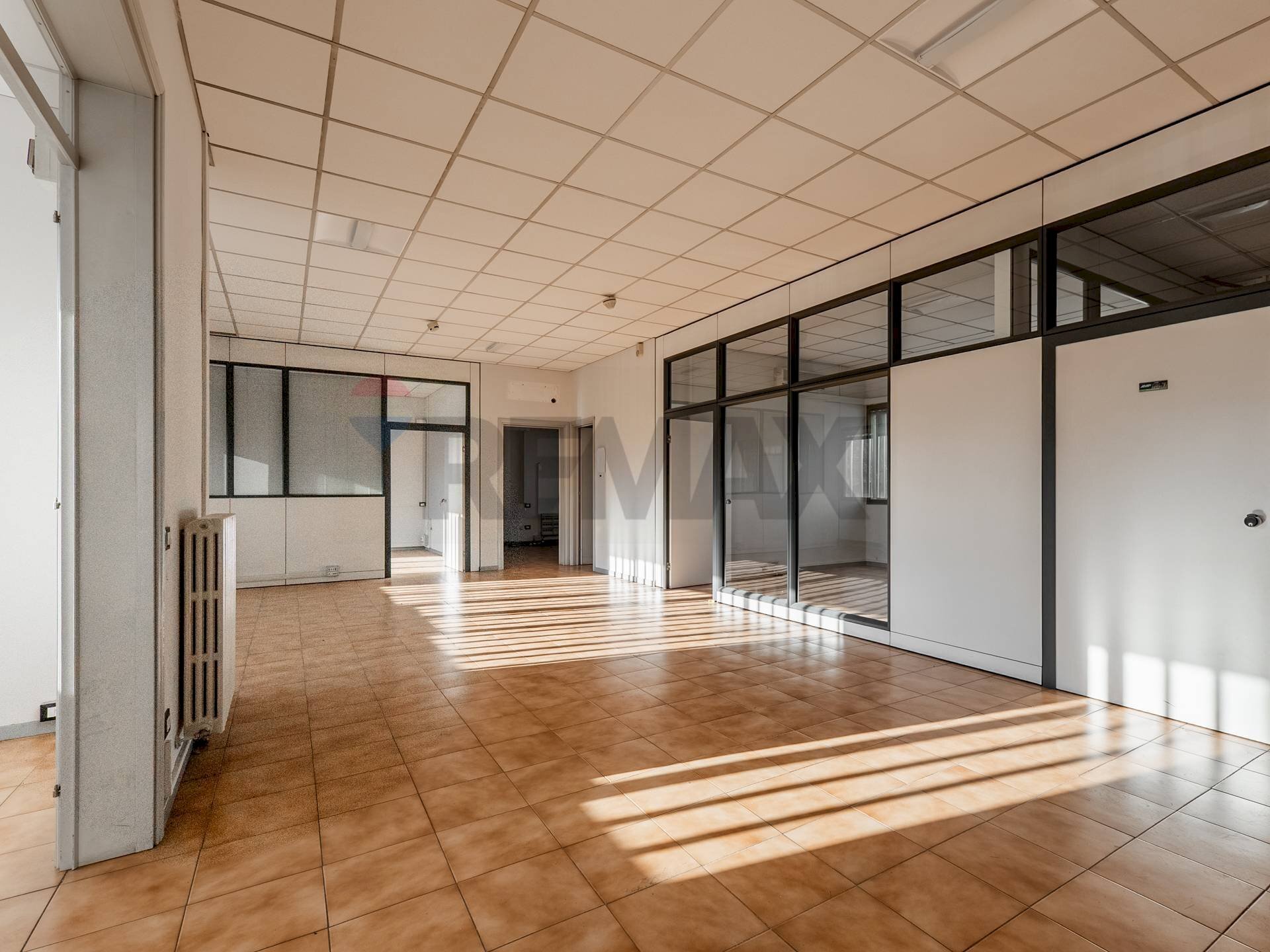 Stanza vuota - Office VIA MONTI
 
7, Reggio nell'Emilia - photo 1