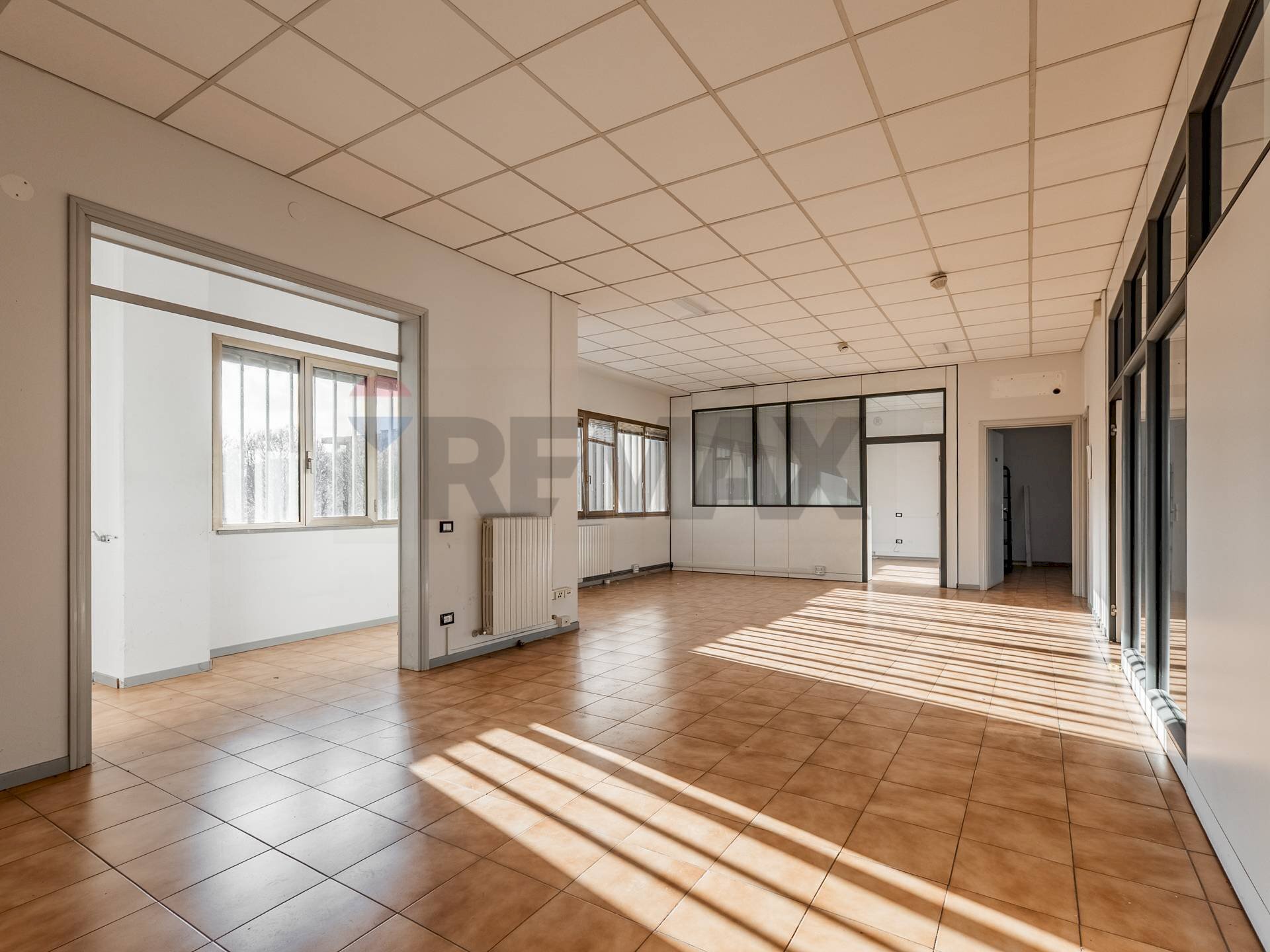 Stanza vuota - Office VIA MONTI
7, Reggio nell'Emilia - photo 3