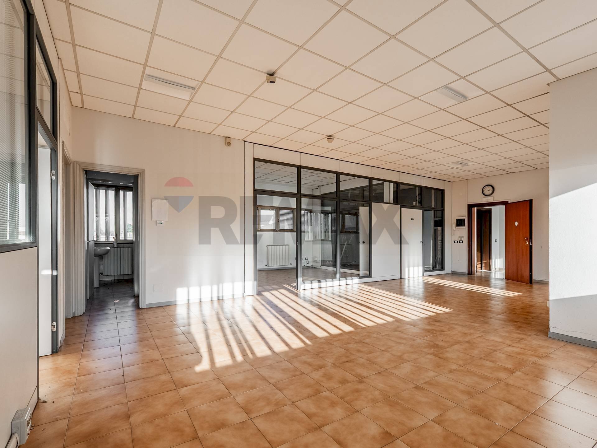 Stanza vuota - Office VIA MONTI
7, Reggio nell'Emilia - photo 2