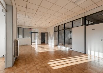 Stanza vuota - Office VIA MONTI
7, Reggio nell'Emilia - photo 1