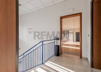 Hall / corridoio - Office VIA MONTI
7, Reggio nell'Emilia - photo 4