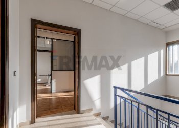Scale - Office VIA MONTI
7, Reggio nell'Emilia - photo 5