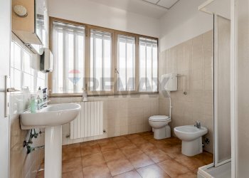 Bagno - Office VIA MONTI
7, Reggio nell'Emilia - photo 11