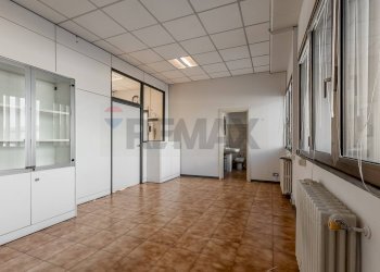 Stanza vuota - Office VIA MONTI
7, Reggio nell'Emilia - photo 20