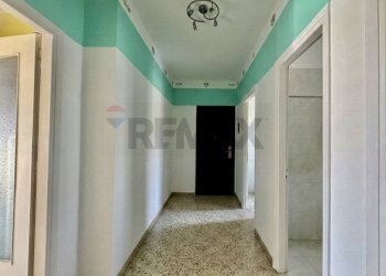 Hall / corridoio - Three-room apartment Stradale Torino
 
26, Chivasso - photo 20