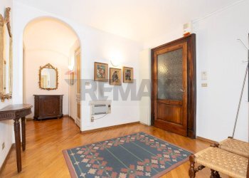 Hall / corridoio - Apartment Torino - photo 25