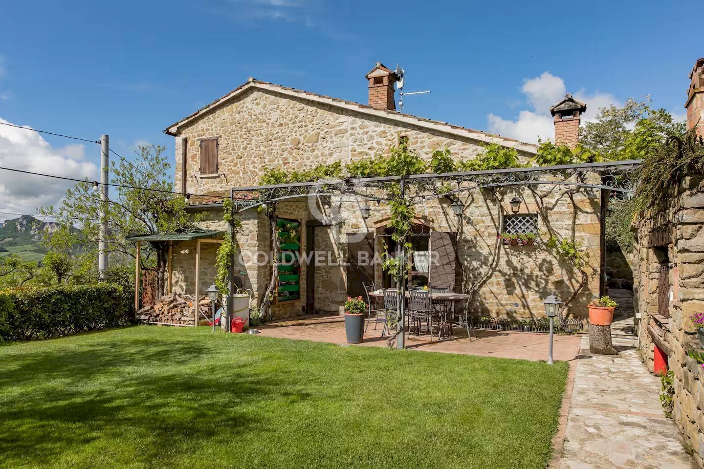 Foto 1 - Rustico Via Monte di Pietracuta
 
1, San Leo - foto 1