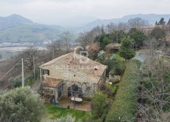 Foto 49 - Rustico Via Monte di Pietracuta
 
1, San Leo - foto 49