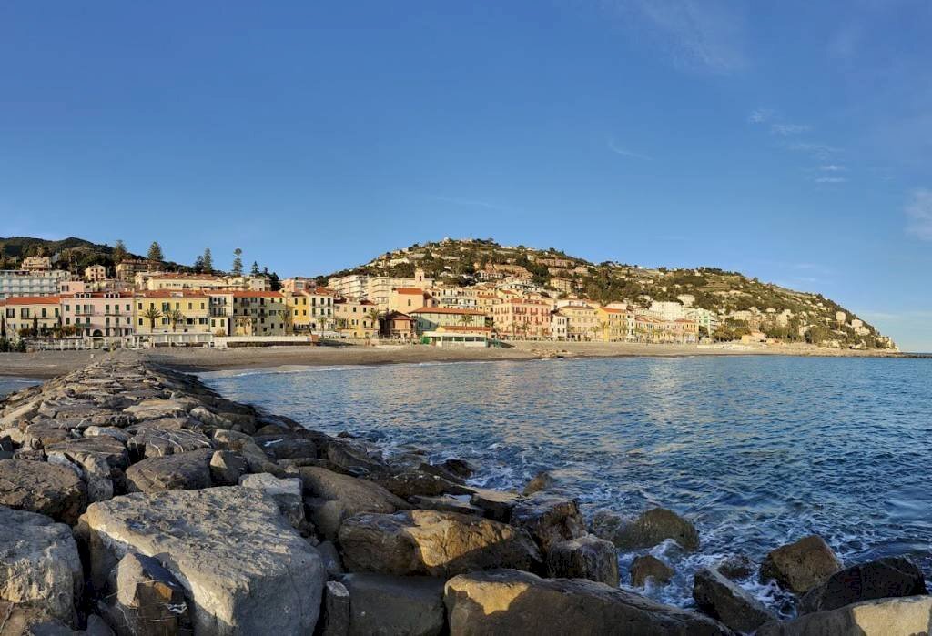 Zona - Three-room apartment Ospedaletti - photo 1