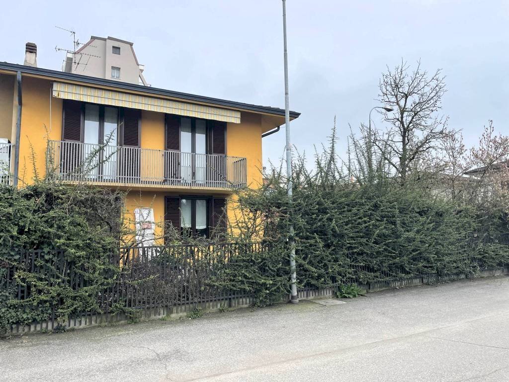 Facciata - Villa viale Venezia, Lodi - foto 3