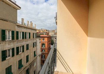 Balcone - Bilocale via Assarotti, 17A, Genova (zona Castelletto) - foto 9