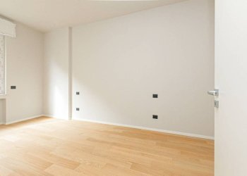 Camera da letto - Bilocale via Assarotti, 17A, Genova (zona Castelletto) - foto 12