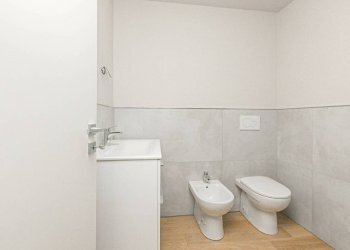 Bagno - Bilocale via Assarotti, 17A, Genova (zona Castelletto) - foto 18
