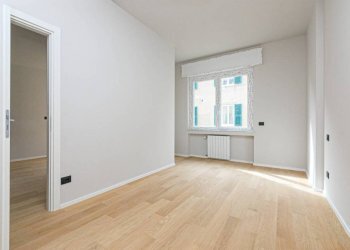 Camera da letto - Bilocale via Assarotti, 17A, Genova (zona Castelletto) - foto 1