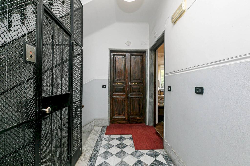 Ingresso - Appartamento corso Firenze, 80, Genova (zona Castelletto) - foto 2