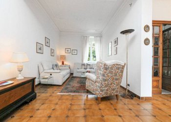 Salone - Appartamento corso Firenze, 80, Genova (zona Castelletto) - foto 4