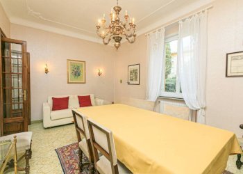 Salone - Appartamento corso Firenze, 80, Genova (zona Castelletto) - foto 17