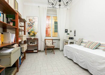 Camera da letto - Appartamento corso Firenze, 80, Genova (zona Castelletto) - foto 35