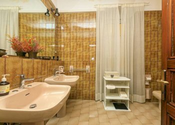 Bagno - Appartamento corso Firenze, 80, Genova (zona Castelletto) - foto 48