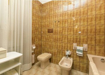 Bagno - Appartamento corso Firenze, 80, Genova (zona Castelletto) - foto 49