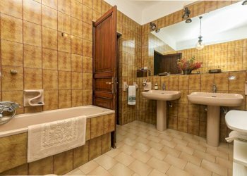 Bagno - Appartamento corso Firenze, 80, Genova (zona Castelletto) - foto 50