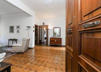 Salone - Appartamento corso Firenze, 80, Genova (zona Castelletto) - foto 1