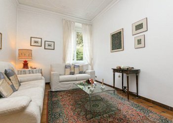 Salone - Appartamento corso Firenze, 80, Genova (zona Castelletto) - foto 4