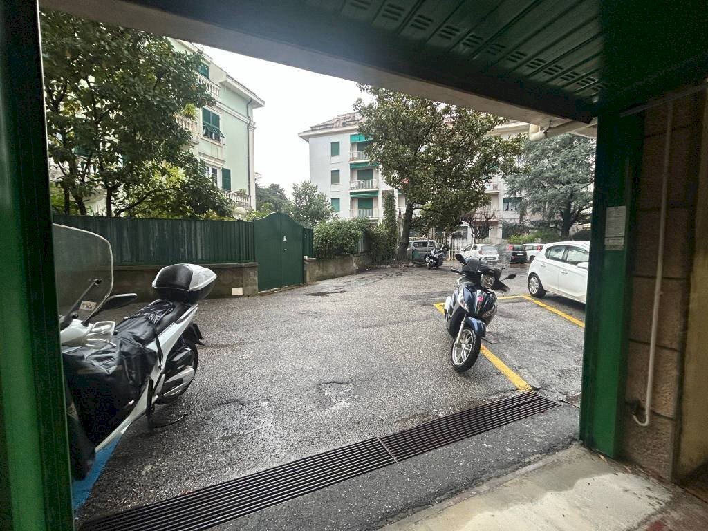 Ingresso - Magazzino via Luigi Devoto, Genova (zona Quarto) - foto 1