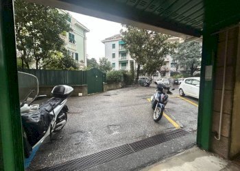 Ingresso - Magazzino via Luigi Devoto, Genova (zona Quarto) - foto 1