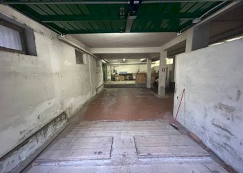 Ingresso - Magazzino via Luigi Devoto, Genova (zona Quarto) - foto 5