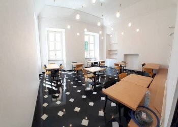 Interno non residenziale - Negozio via Sestri, Genova (zona Sestri Ponente) - foto 2