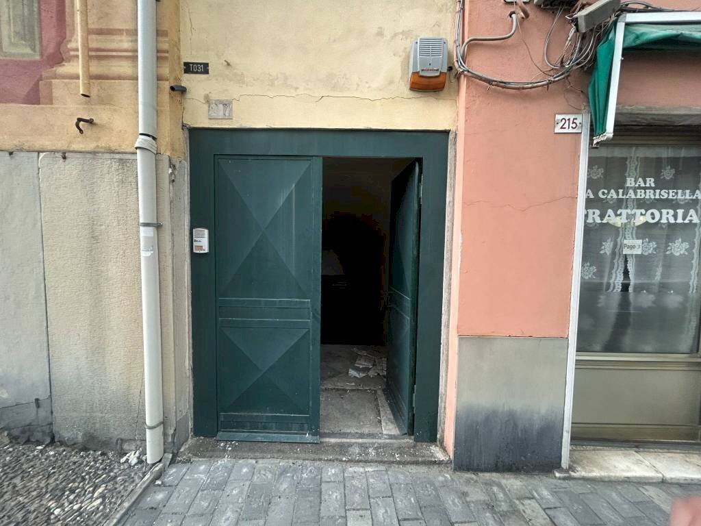 Facciata - Warehouse Genova (neighborhood Sampierdarena) - photo 1