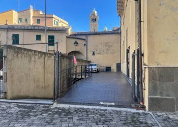 Cortile interno - Magazzino Genova (zona Sampierdarena) - foto 11