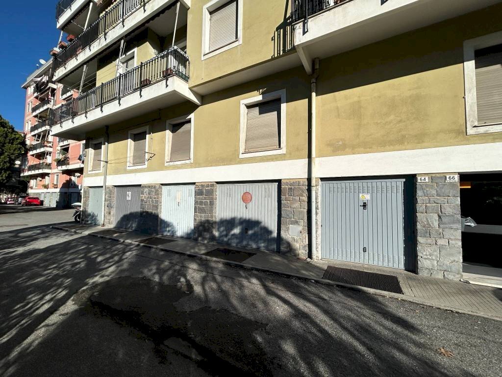 Facciata - Quadrilocale via dell'Alloro, Genova (zona Sestri Ponente) - foto 3