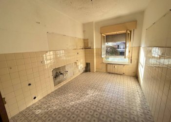 Cucina - Quadrilocale via dell'Alloro, Genova (zona Sestri Ponente) - foto 17