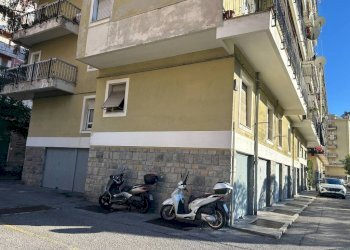 Facciata - Quadrilocale via dell'Alloro, Genova (zona Sestri Ponente) - foto 27