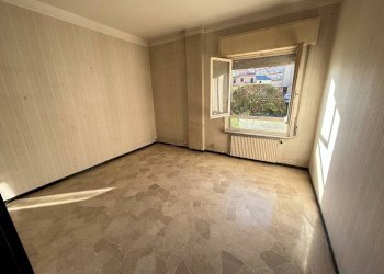 Camera da letto - Quadrilocale via dell'Alloro, Genova (zona Sestri Ponente) - foto 10