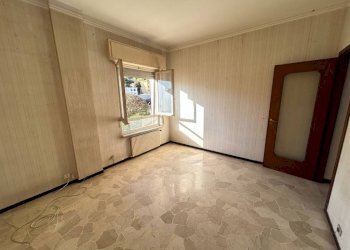 Camera da letto - Quadrilocale via dell'Alloro, Genova (zona Sestri Ponente) - foto 11