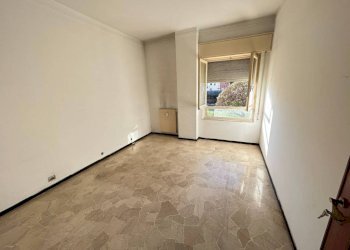 Camera da letto - Quadrilocale via dell'Alloro, Genova (zona Sestri Ponente) - foto 14