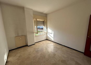 Camera da letto - Quadrilocale via dell'Alloro, Genova (zona Sestri Ponente) - foto 15