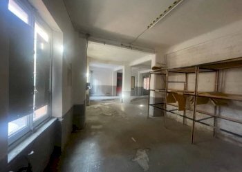 Interno non residenziale - Warehouse via Donghi, Genova (neighborhood Marassi) - photo 4