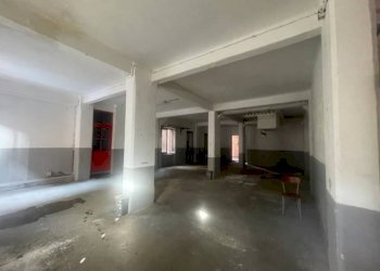 Interno non residenziale - Warehouse via Donghi, Genova (neighborhood Marassi) - photo 5