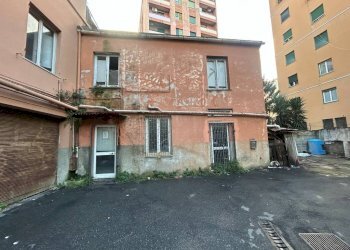 Facciata - Warehouse via Donghi, Genova (neighborhood Marassi) - photo 12