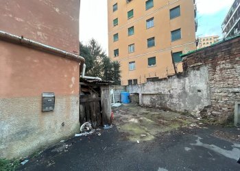Cortile interno - Warehouse via Donghi, Genova (neighborhood Marassi) - photo 13