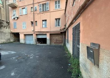Cortile interno - Warehouse via Donghi, Genova (neighborhood Marassi) - photo 16
