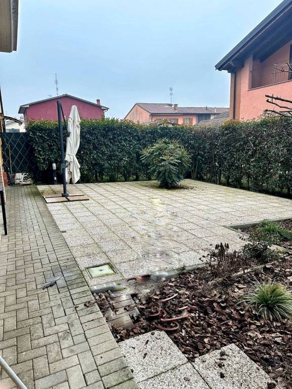 Giardino - Bilocale viale Europa, Zeccone - foto 3
