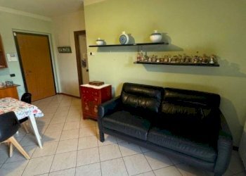 Soggiorno - Bilocale viale Europa, Zeccone - foto 10