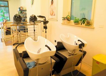 Interno non residenziale - Parrucchieri Uomo - Donna viale Antonio Fratti, 4, Parma - foto 6